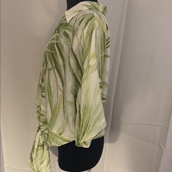 H&M Green Cream Button Down Shirt with Tie Front - Picture 2 of 5